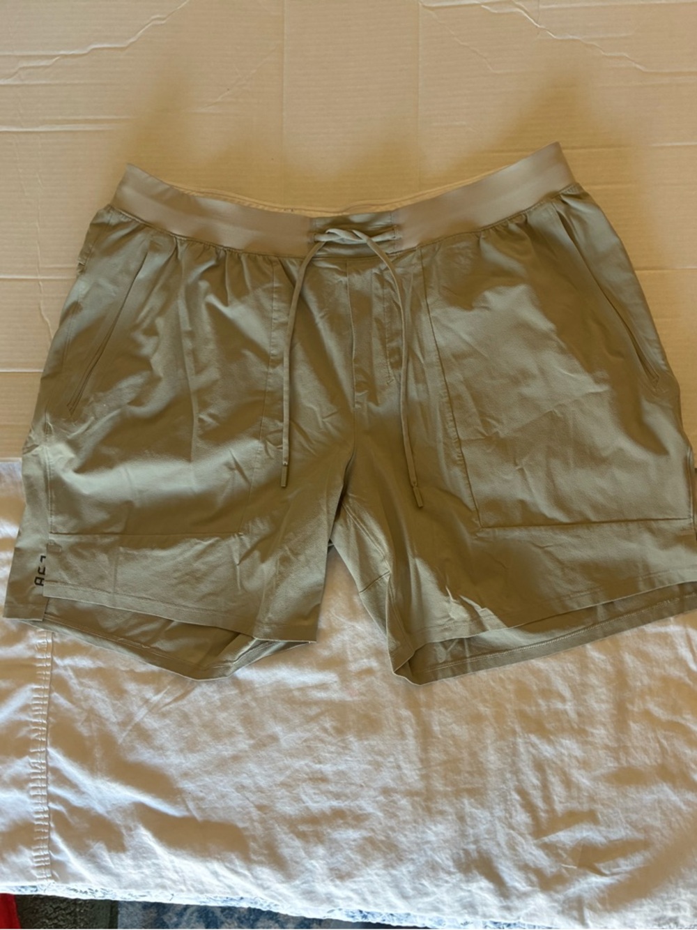 Lululemon Shorts Mens Size 2XL License to Train Linerless Beige Training Gym - Picture 2 of 16